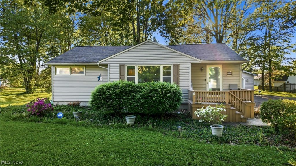 5863 Emerson Avenue, Champion, OH