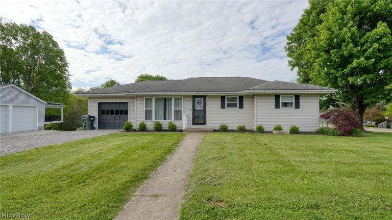 212 Westview Drive, New Concord, OH, 43762