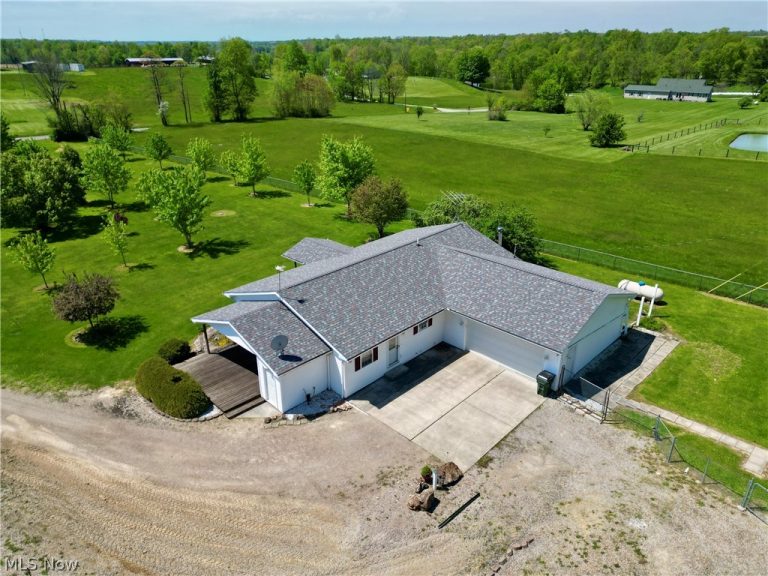 2760 Flint Ridge Road, Hopewell, OH - Photo 8