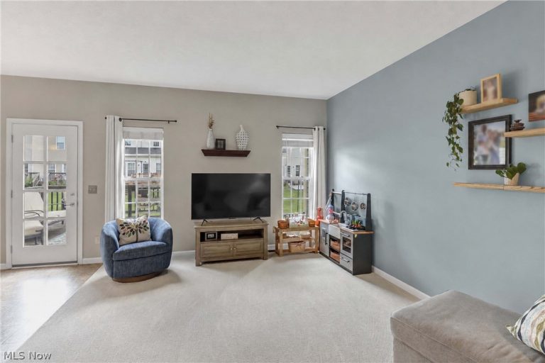 106 Clay Court, Berea, OH - Photo 8