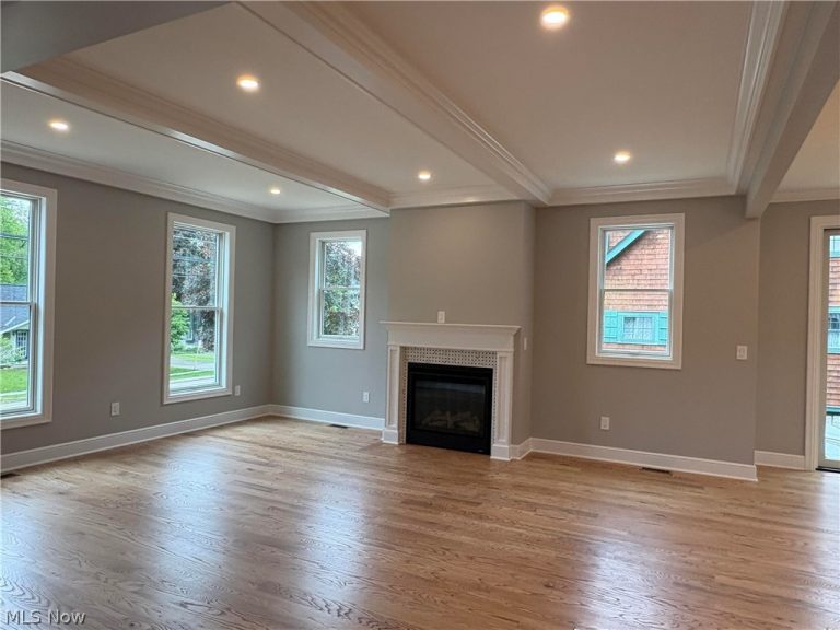 295 Franklin Street, Chagrin Falls, OH - Photo 4