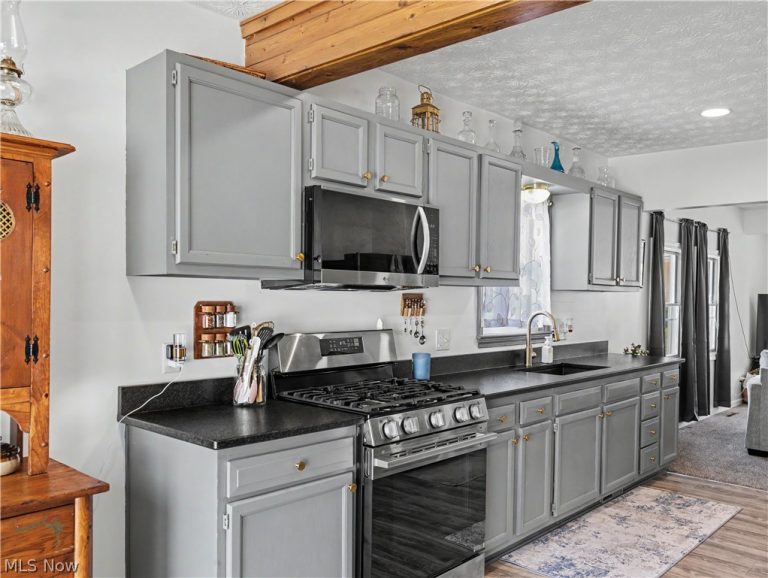 703 Annapolis Avenue, Akron, OH - Photo 3