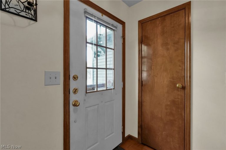 527 Warwick Lane, Pickerington, OH - Photo 8