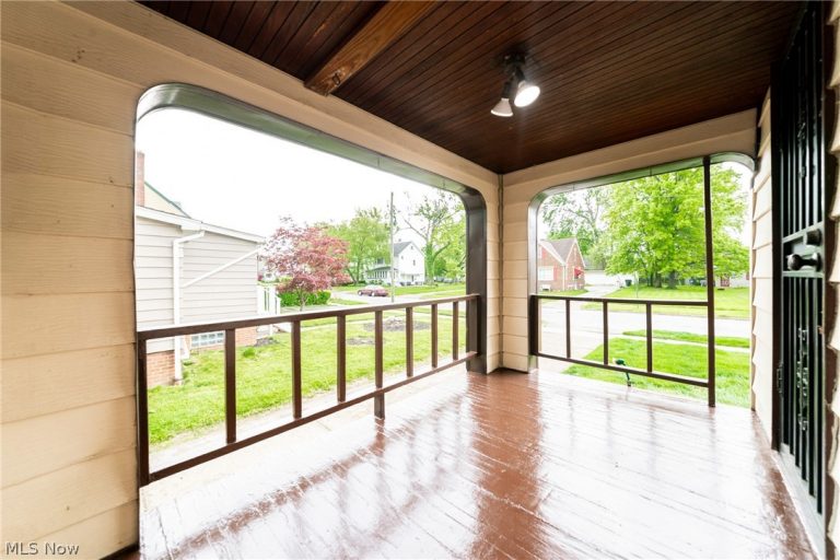 18701 Meredith Avenue, Euclid, OH - Photo 5
