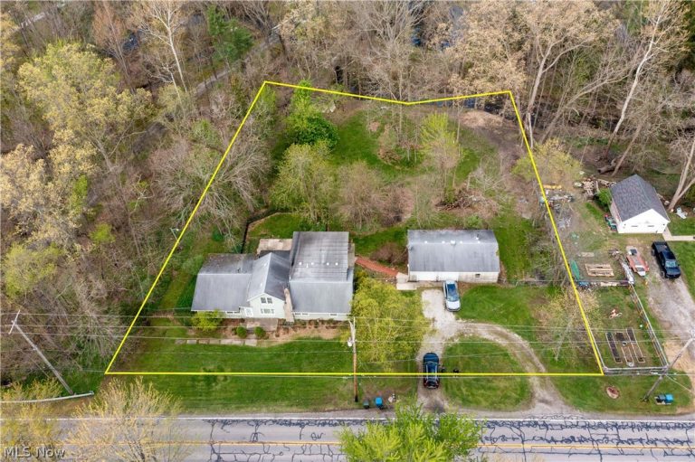 6066 Case Road, North Ridgeville, OH - Photo 8