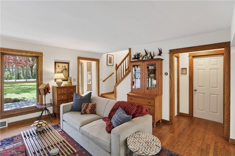 31599 Fairview Road, Orange, OH - Photo 6