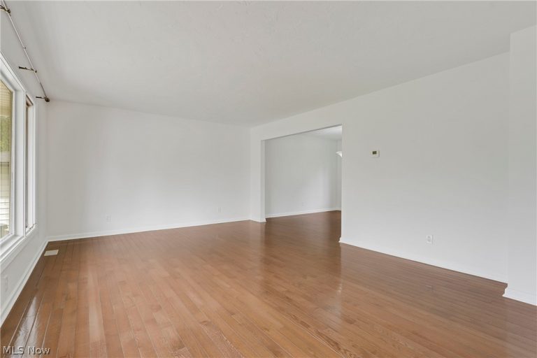 33065 Arlesford Drive, Solon, OH - Photo 5