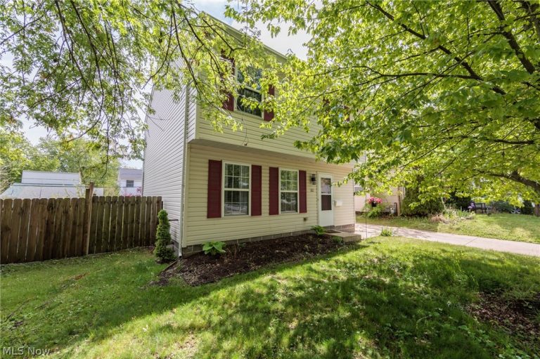 671 Tioga Trail, Willoughby, OH - Photo 2