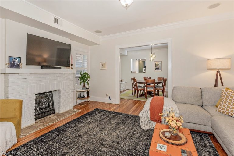 2725 Hampshire Road #1, Cleveland Heights, OH - Photo 3