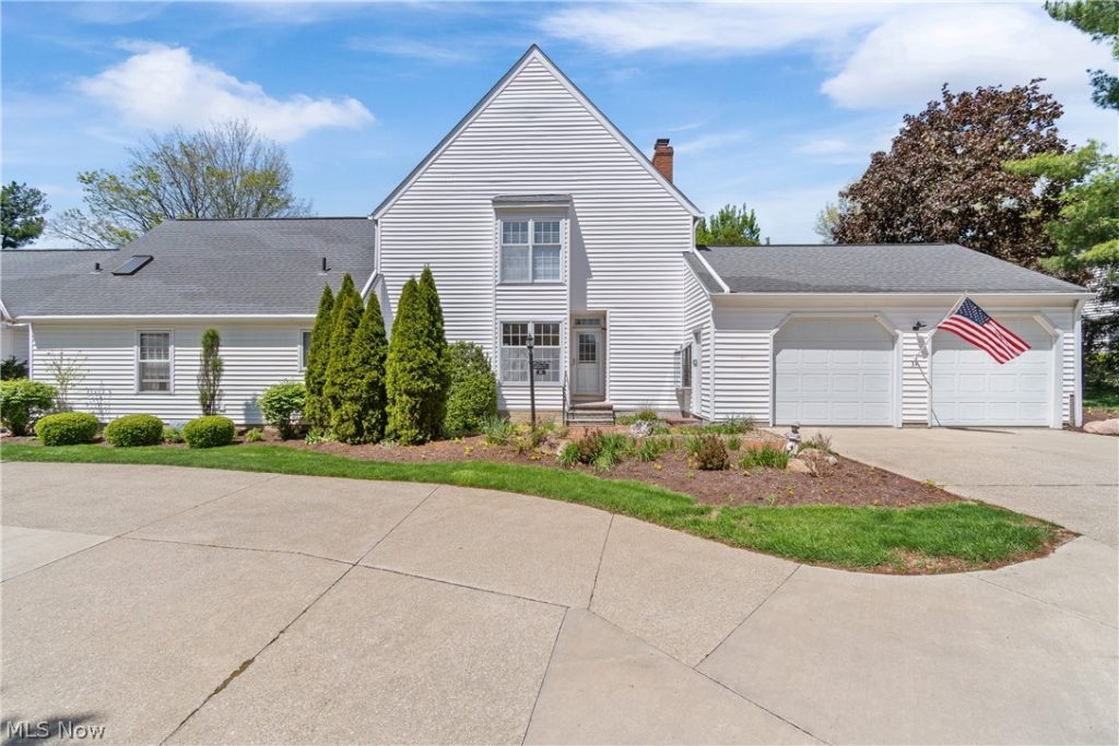31 Ironwood Drive, Westfield Center, OH