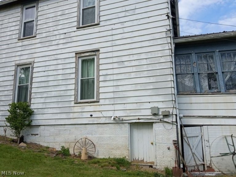 608 Mccready Avenue, Cadiz, OH - Photo 3