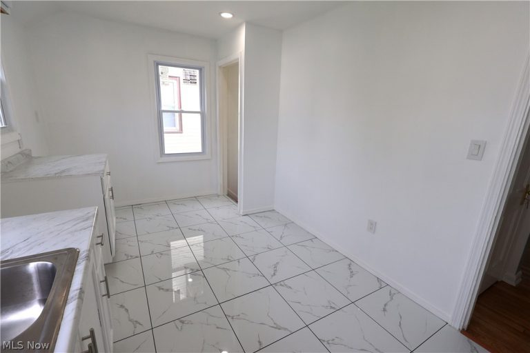 16405 Glendale Avenue, Cleveland, OH - Photo 4