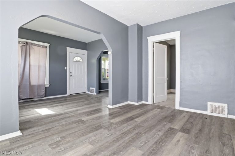 13913 Chapelside Avenue, Cleveland, OH - Photo 4