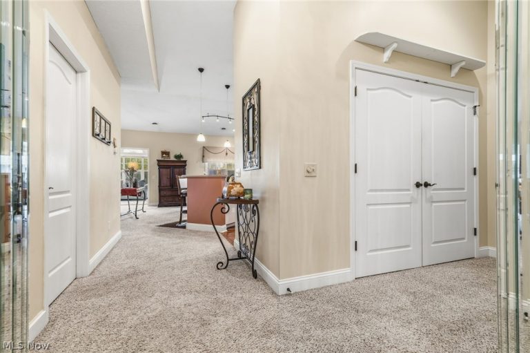 1340 Cascade Circle, Canton, OH - Photo 8