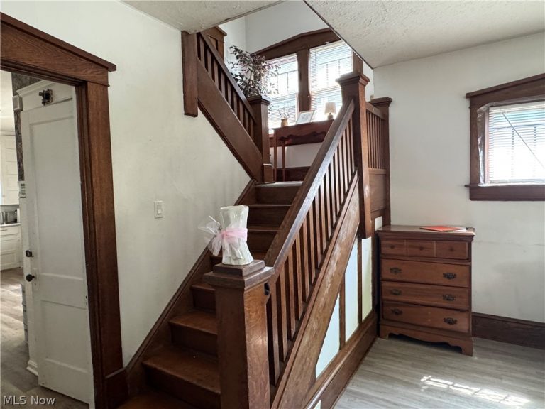 139 Hollinger Avenue, Akron, OH - Photo 5