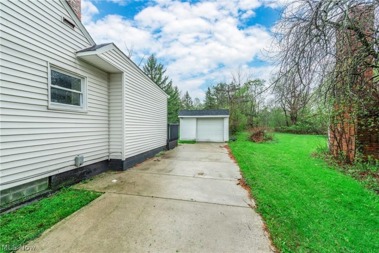 7623 Macedonia Road, Oakwood, OH - Photo 6