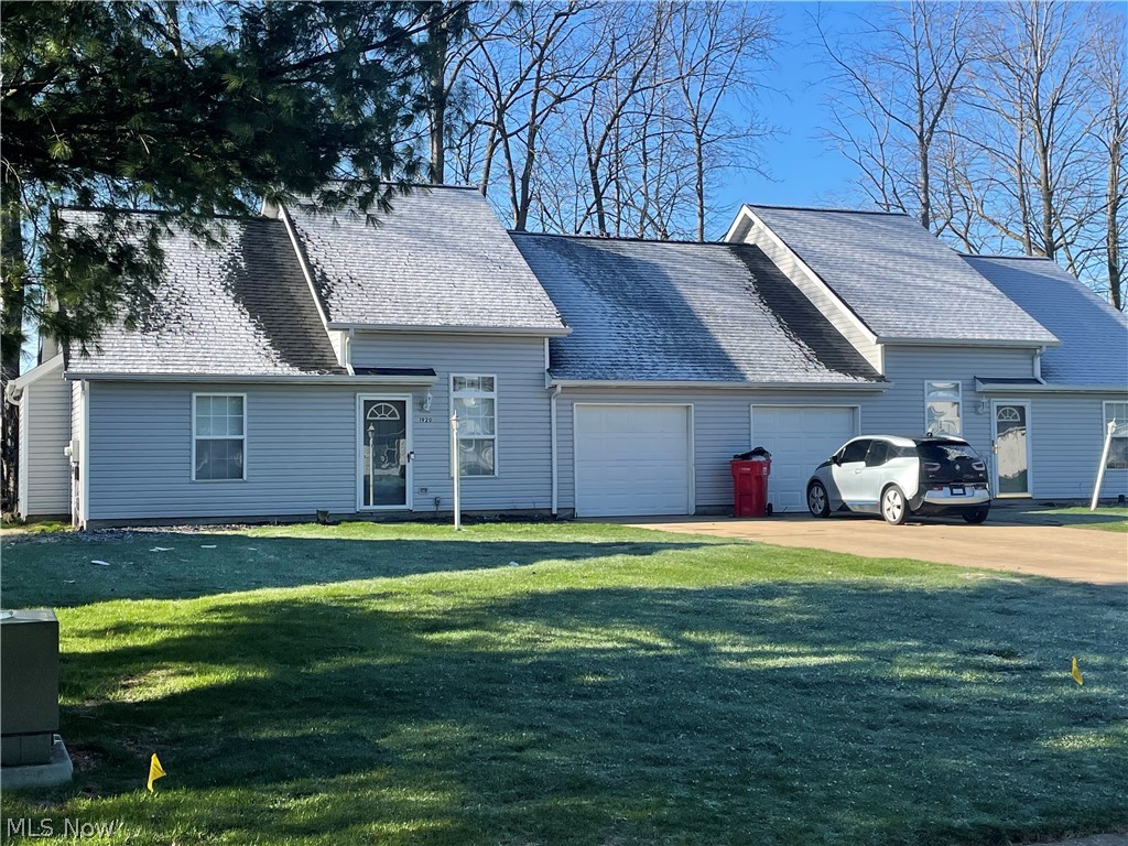 1918-1920 Eastbranch Circle, Canton, OH