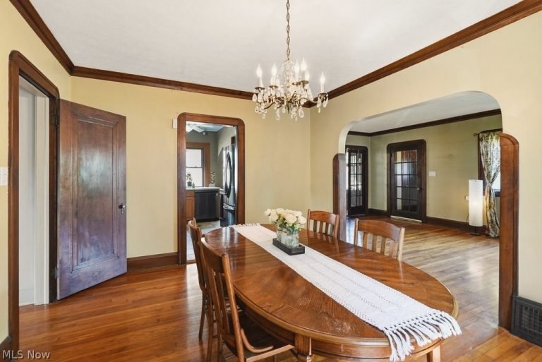 17513 Laverne Avenue, Cleveland, OH - Photo 8