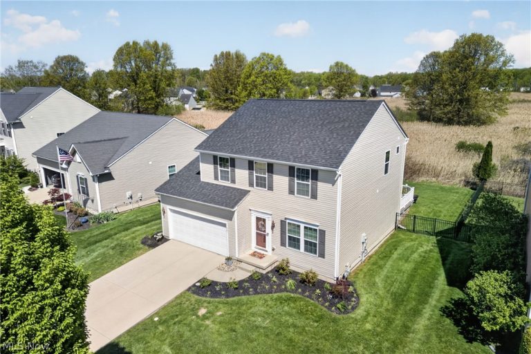 421 Greenfield Lane, Painesville, OH - Photo 3