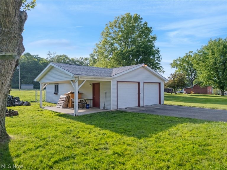 13638 Morgan Street, Alliance, OH - Photo 6