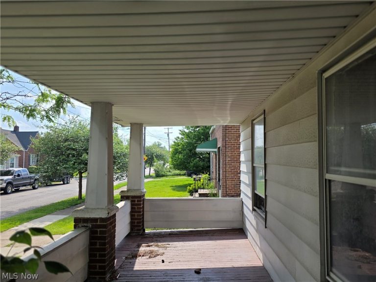 19509 Kewanee Avenue, Cleveland, OH - Photo 3