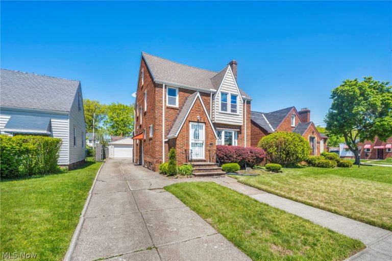 16005 Throckley Avenue, Cleveland, OH - Photo 4