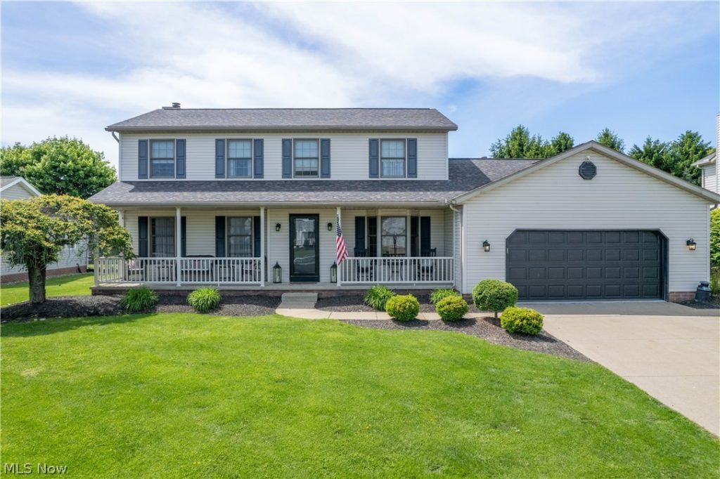 304 Rodeo Circle, Louisville, OH