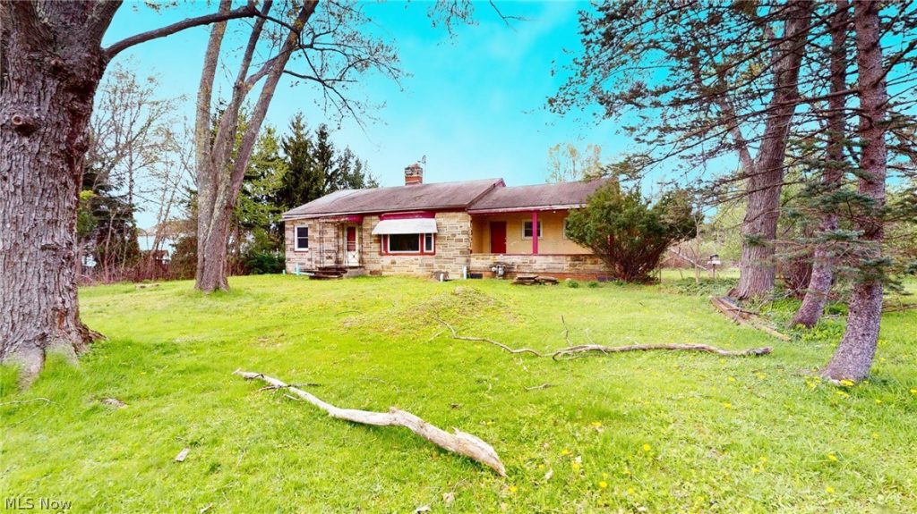 29999 Miles Road, Chagrin Falls, OH