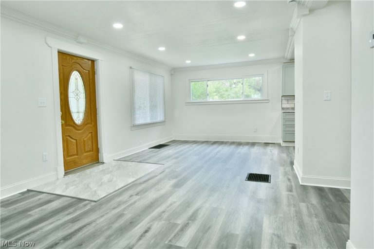 190 Bennett Court, Geneva, OH - Photo 4