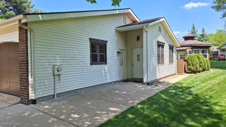 410 Breezewood Circle, Wadsworth, OH - Photo 4
