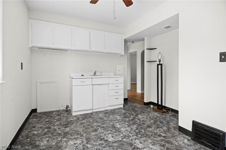 13613 Clifford Avenue, Cleveland, OH - Photo 8