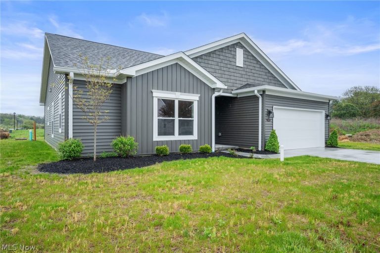 649 Southbay Drive, Wadsworth, OH - Photo 2