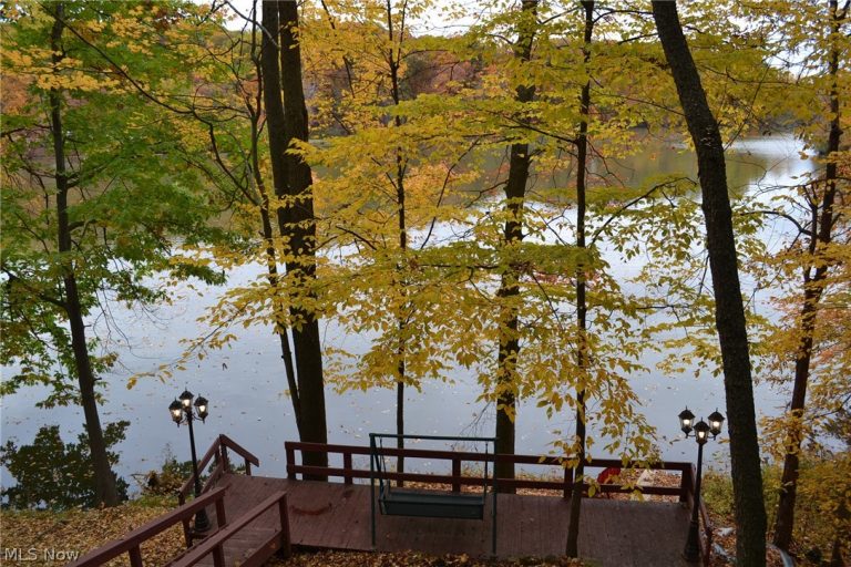 229 Lake Shore Terrace, Warren, OH - Photo 2