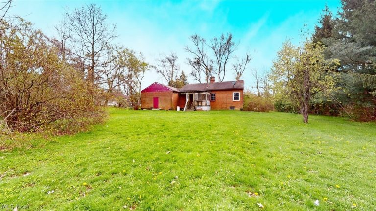 29999 Miles Road, Chagrin Falls, OH - Photo 4