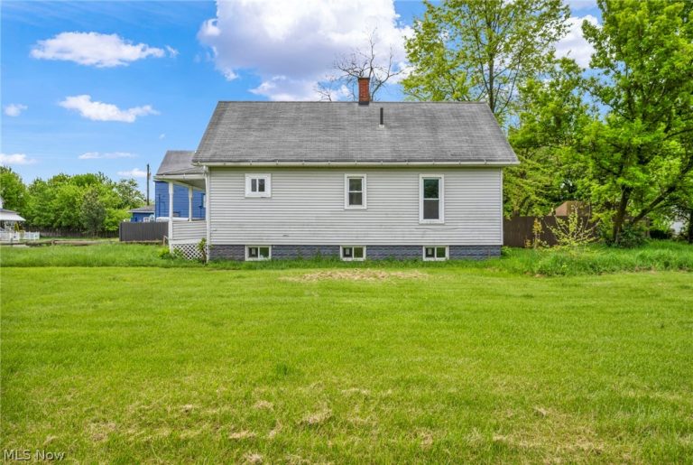 1714 Long Avenue, Lorain, OH - Photo 8