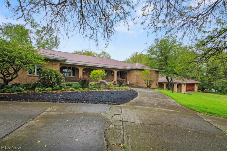 8243 Lima Road, Poland, OH - Photo 2