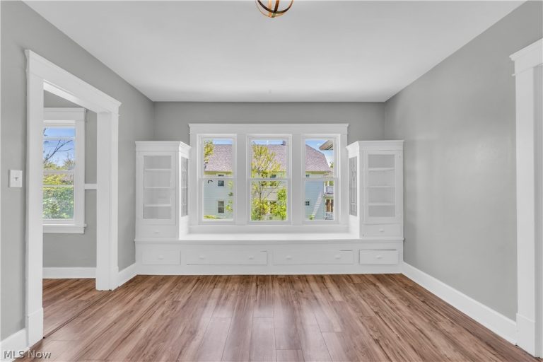 3309 Desota Avenue #2/UP, Cleveland Heights, OH - Photo 8