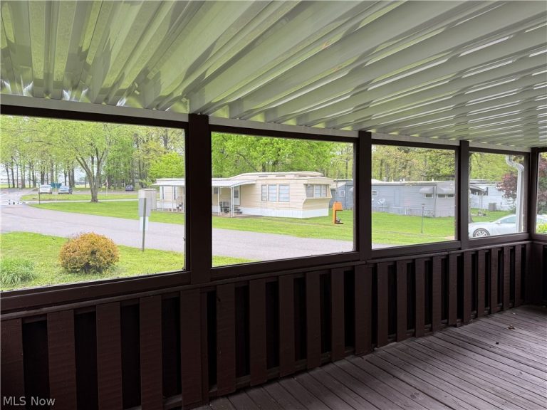 43 Outer Drive, Vienna, OH - Photo 8