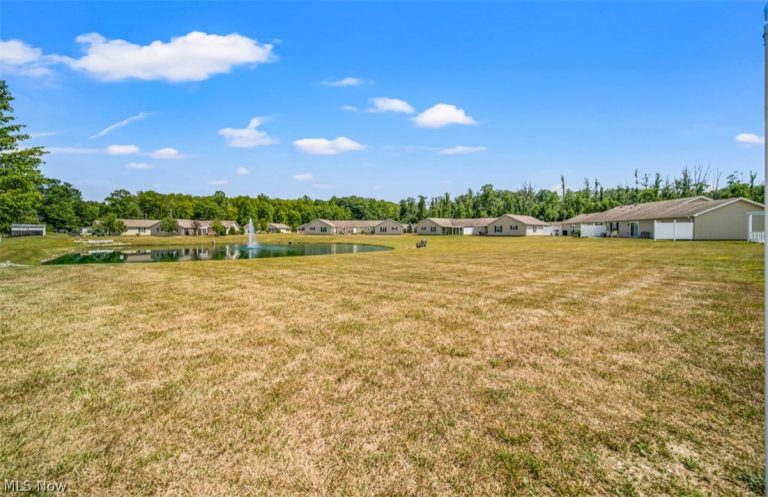 309 Woodland Way #A, Jefferson, OH - Photo 4