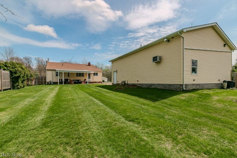 400 Harris Road, Richmond Heights, OH - Photo 8