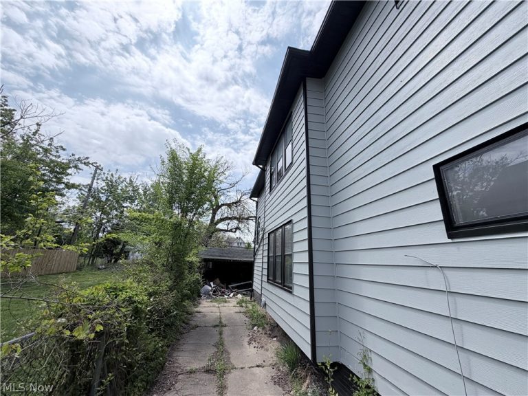 13508 Mann Avenue, East Cleveland, OH - Photo 3