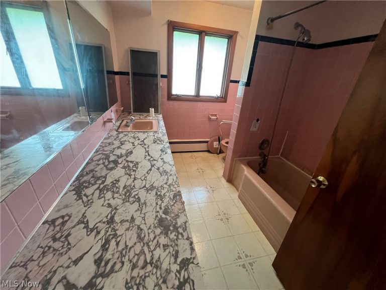 156 Cooper Foster Park Road, Lorain, OH - Photo 4