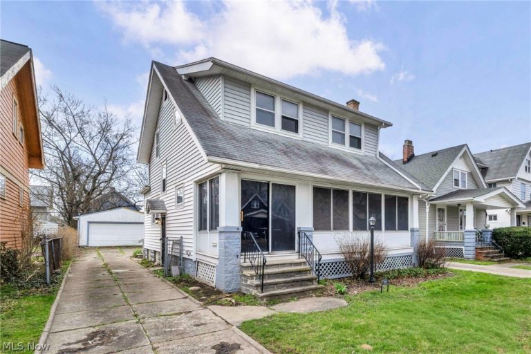 13910 Bartlett Avenue, Cleveland, OH - Photo 2