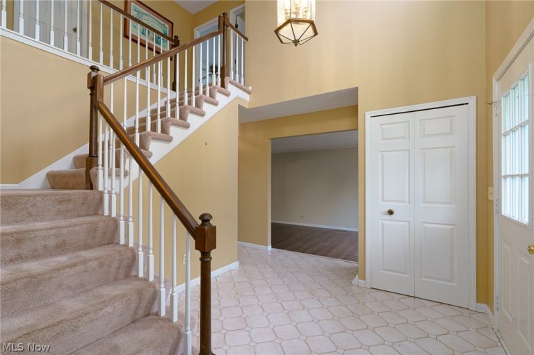 27111 Newton Circle, North Olmsted, OH - Photo 8