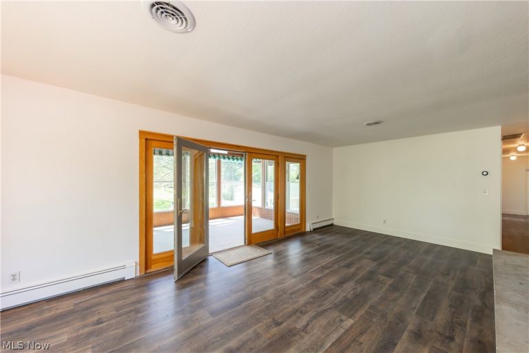 7969 Dines Road, Russell, OH - Photo 8