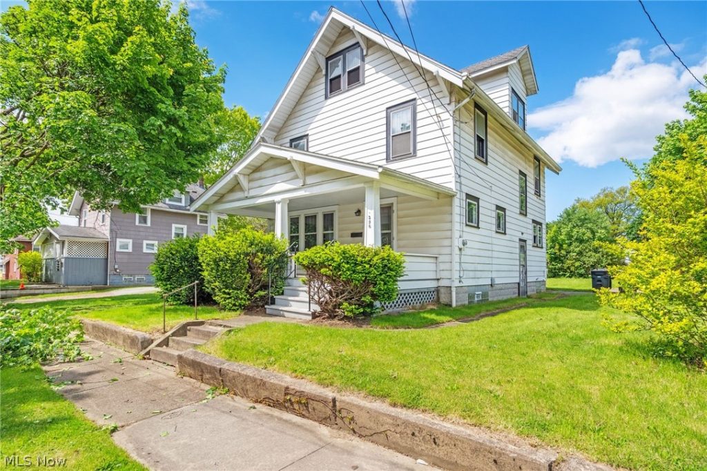 1396 Curtis Street, Akron, OH