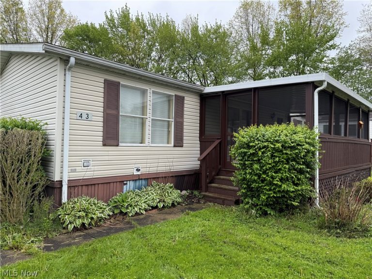 43 Outer Drive, Vienna, OH - Photo 4