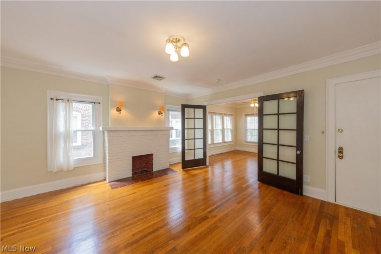 2634 Mayfield Road #4, Cleveland Heights, OH - Photo 4