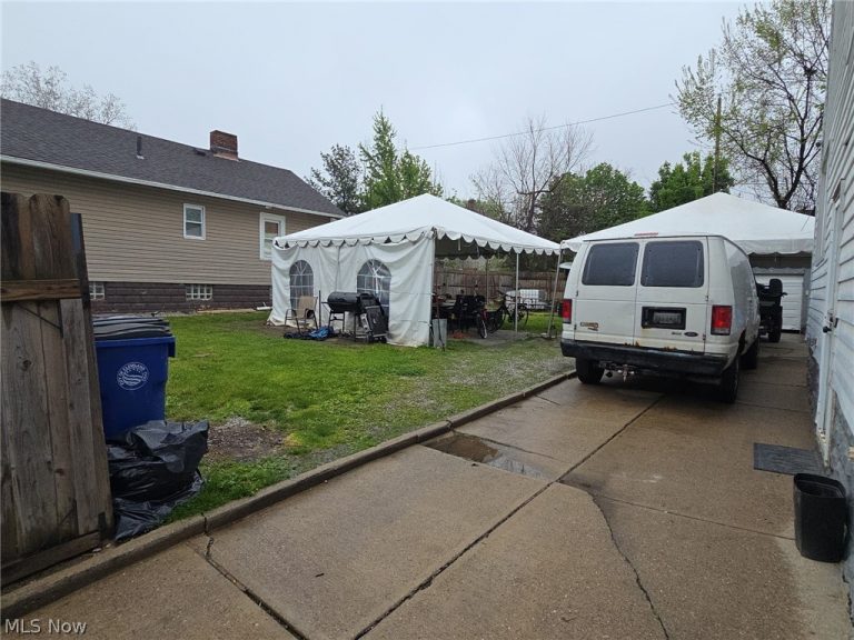 7808 Connecticut Avenue, Cleveland, OH - Photo 4
