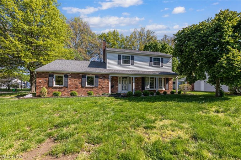 32696 Surrey Lane, Avon Lake, OH - Photo 3